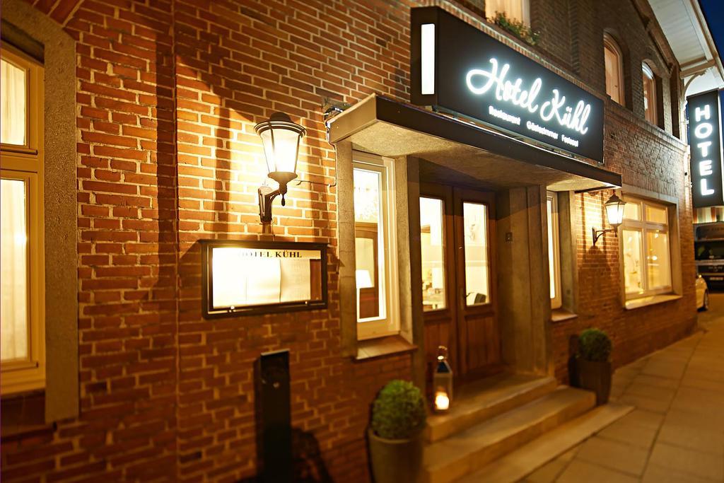 Hotel Kuehl Ноймюнстер Экстерьер фото
